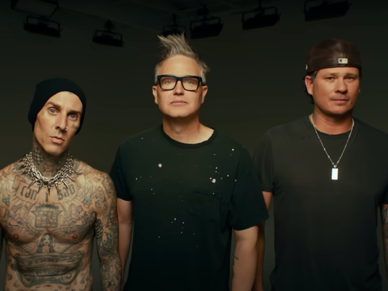 blink-182 – “EDGING”