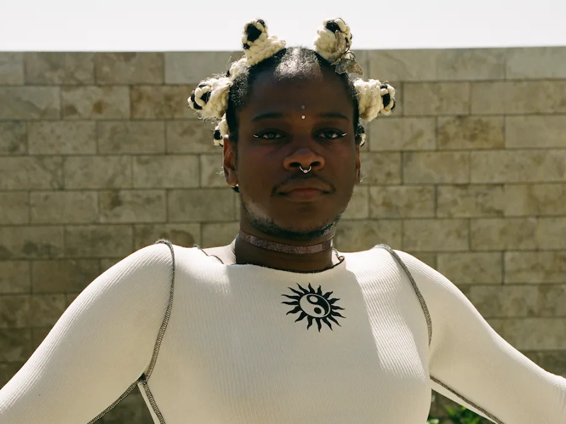 Shamir – “Oversized Sweater”