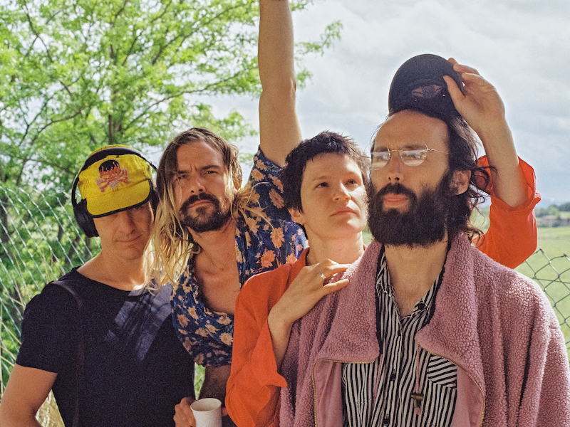 Big Thief – “Vampire&nbsp;Empire”