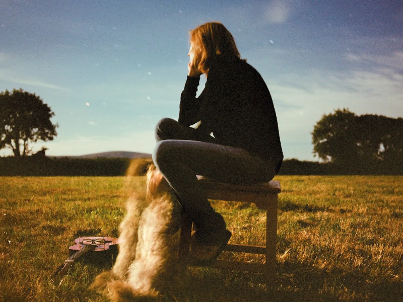 Beth Gibbons – “Floating On A Moment”