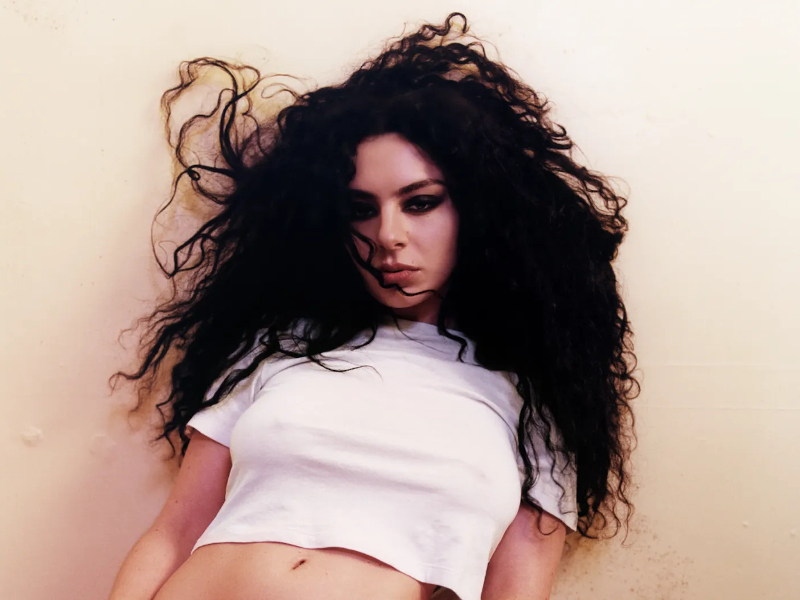 Charli XCX – “Von&nbsp;Dutch”