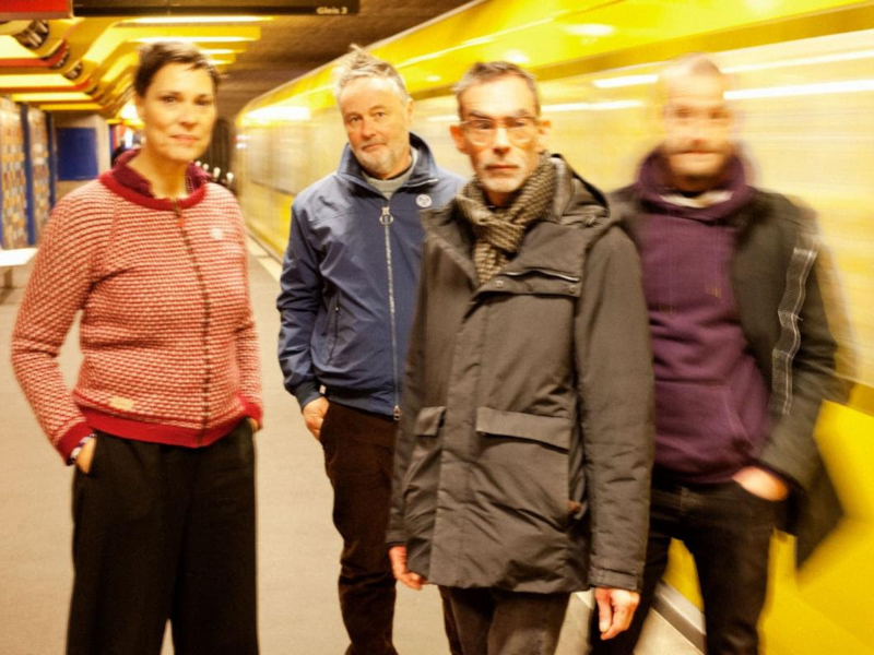 Stereolab – “Aerial Troubles”