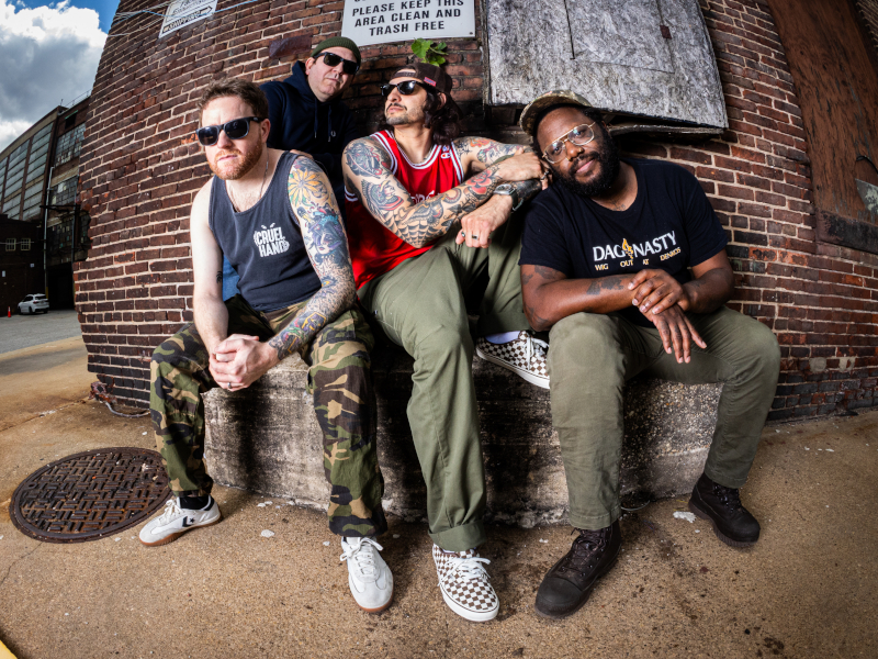 End It – “Pale Horse”