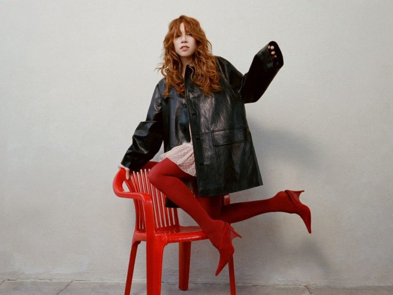 Carly Rae Jepsen – “On Wires”